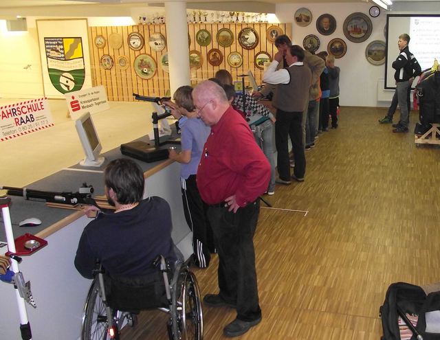 Schnuppertraining im Holzollinger Schtzenheim